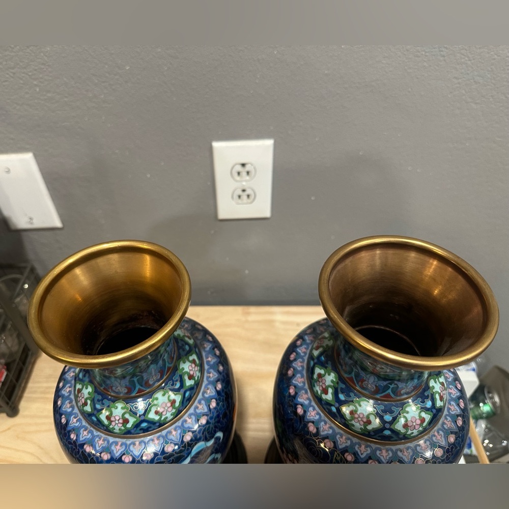 Pair of Blue Flower Bouquet Motif|  Oriental Cloisonné Vases with  wooden stand. - Picture 4 of 8